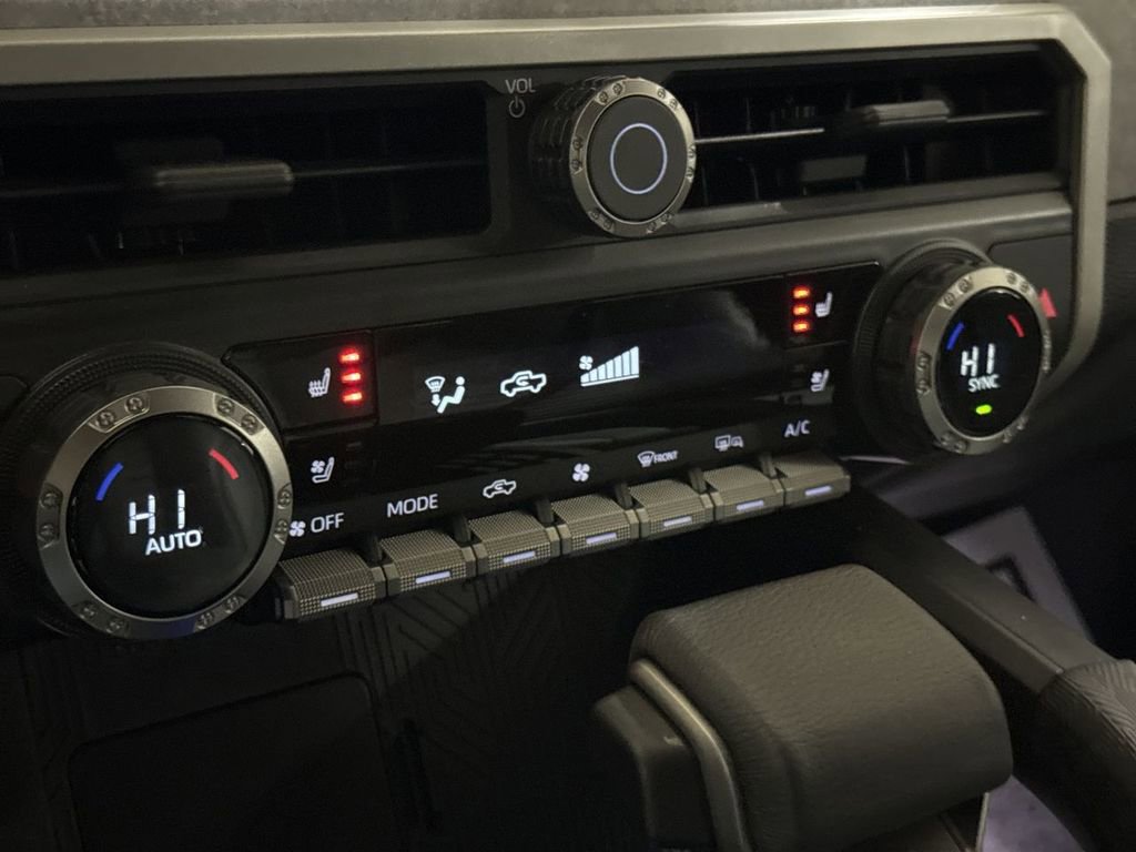 Used 2024 Toyota Tacoma 4x4 Double Cab Hybrid image 15