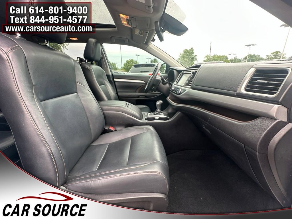 Used 2019 Toyota Highlander XLE AWD/4WD image 29