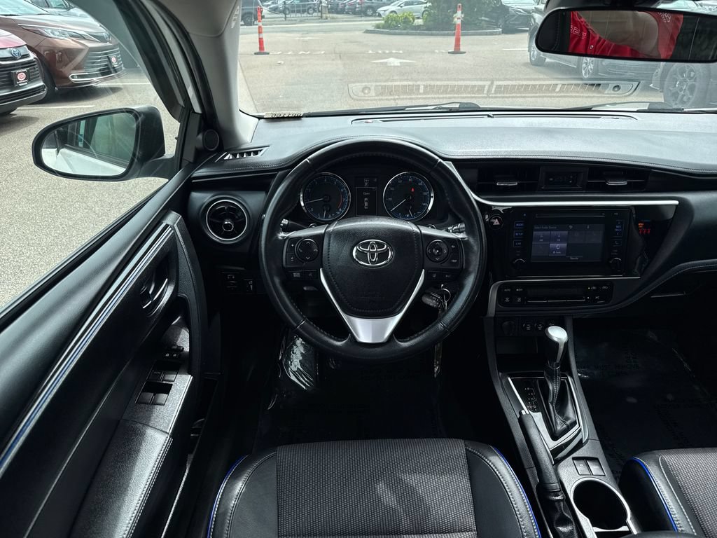 Used 2019 Toyota Corolla SE w/ Carpet Mat Package (TMS) FWD image 11