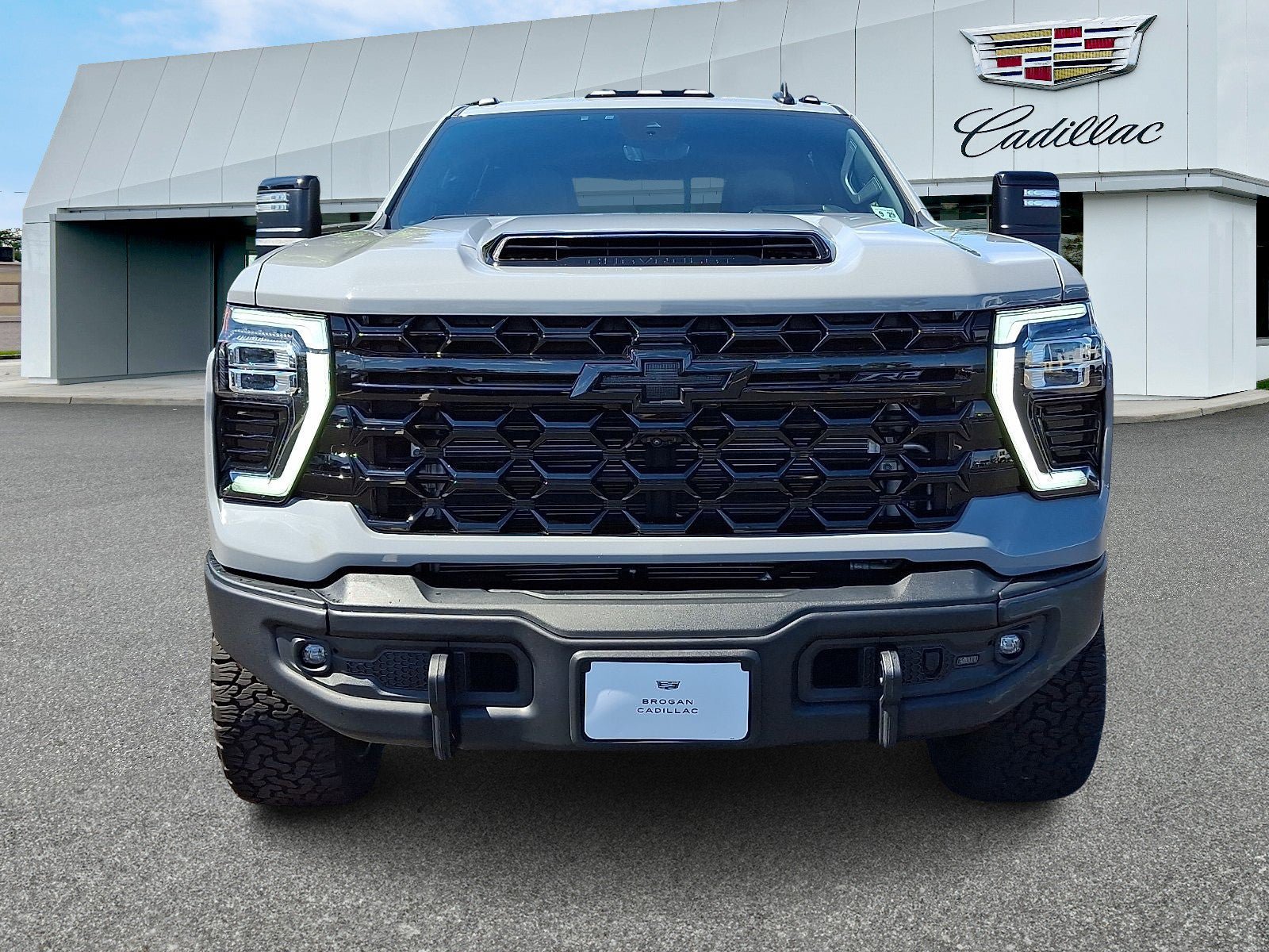 Used 2024 Chevrolet Silverado 2500 ZR2 w/ ZR2 Bison Edition AWD/4WD image 2