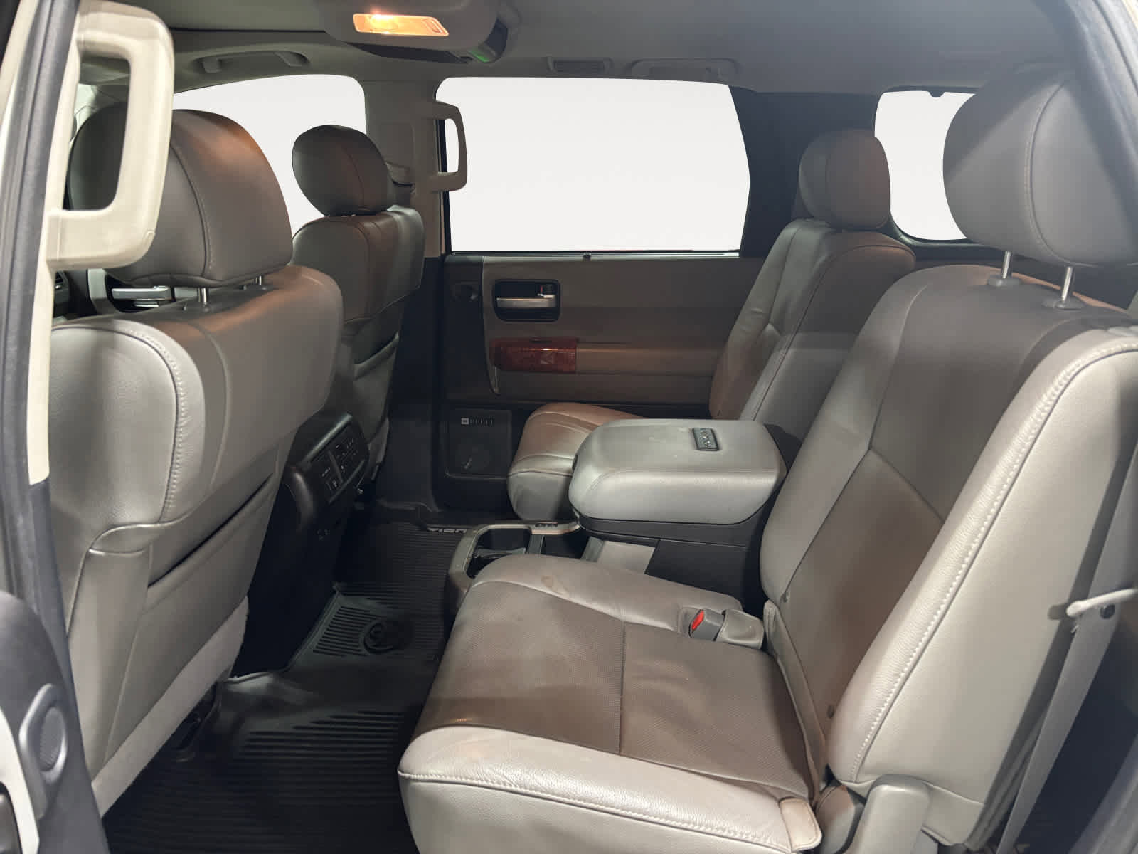 Used 2020 Toyota Sequoia Platinum image 14