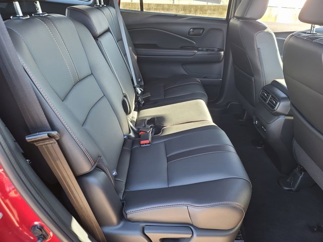 Certified 2025 Honda Passport TrailSport image 18