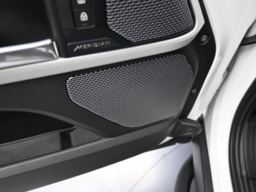 Used 2022 Land Rover Defender 110 S image 15