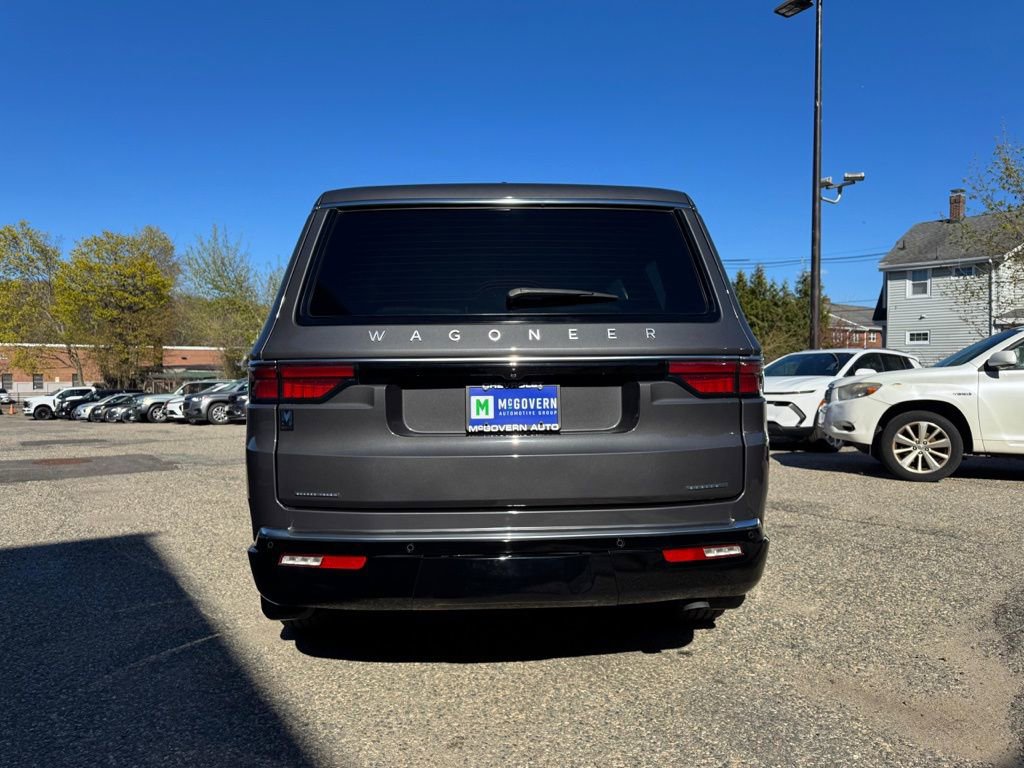 Used 2023 Jeep Wagoneer Series III w/ Convenience Group I AWD/4WD image 4