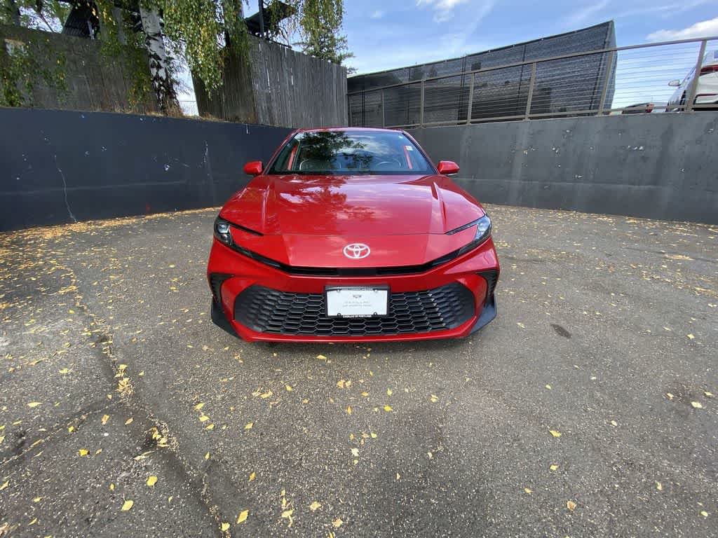 Used 2025 Toyota Camry SE FWD image 9