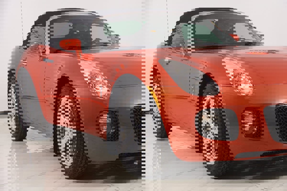 Used 2008 Pontiac Solstice GXP w/ Premium Package image 34