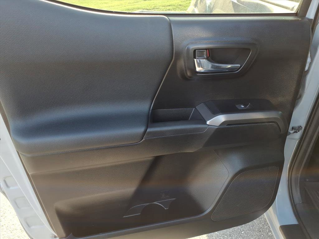 Used 2019 Toyota Tacoma TRD Sport image 21