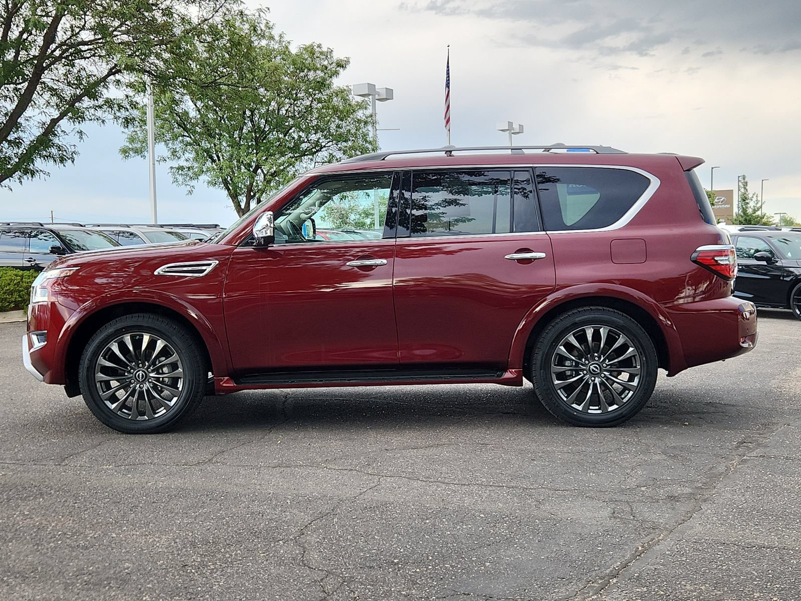 Used 2023 Nissan Armada Platinum w/ Cargo Package AWD/4WD image 2
