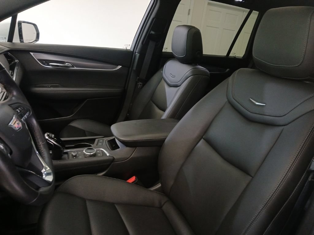Used 2024 Cadillac XT6 Luxury AWD/4WD image 16