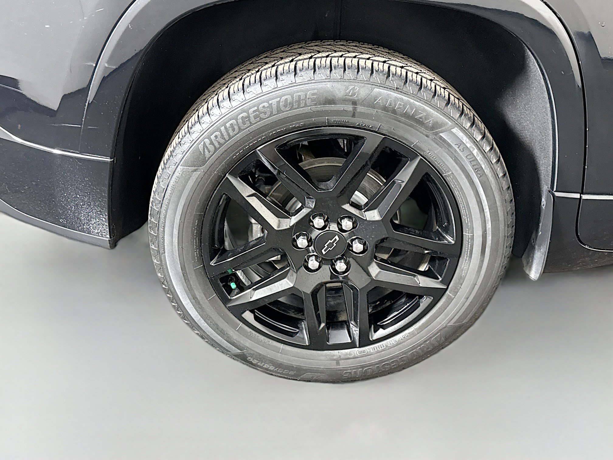Used 2019 Chevrolet Traverse Premier w/ LPO, Blackout Package FWD image 33