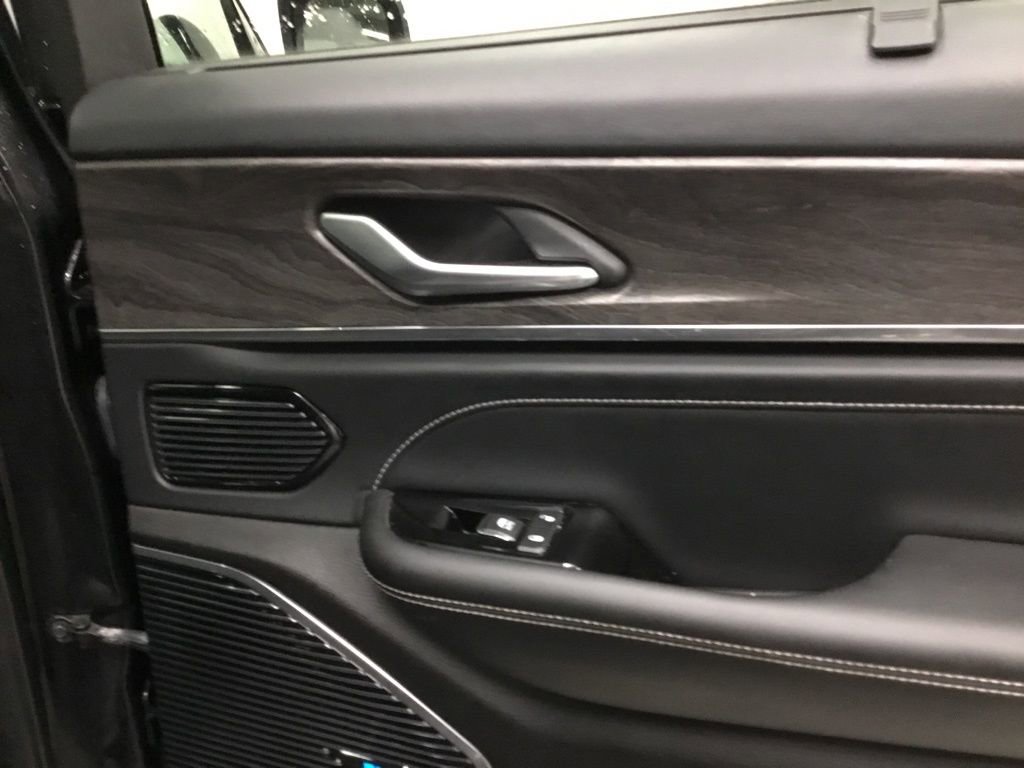 Used 2021 Jeep Grand Cherokee L Overland w/ Luxury Tech Group IV image 21