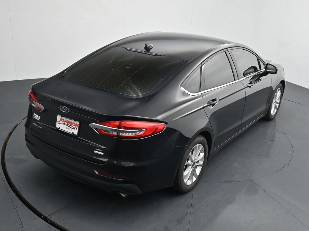 Used 2020 Ford Fusion SE FWD image 29