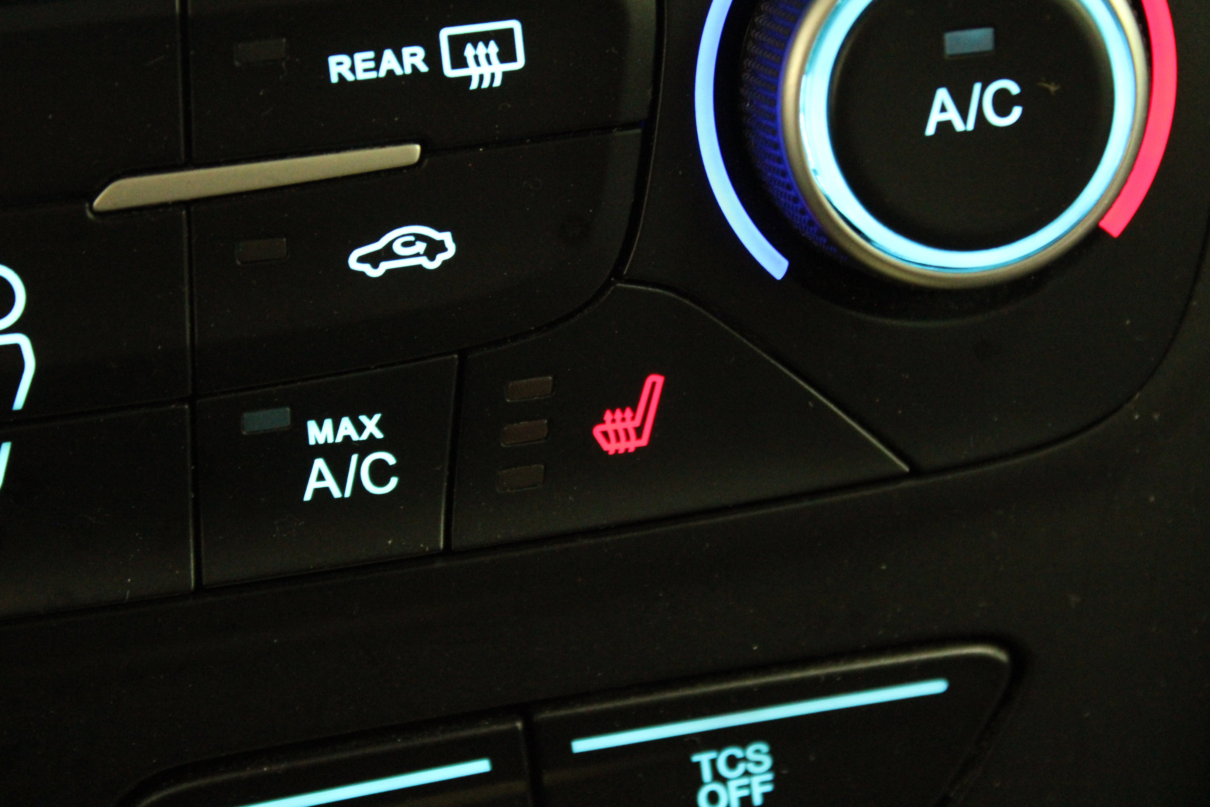 Used 2019 Ford Escape SE image 4