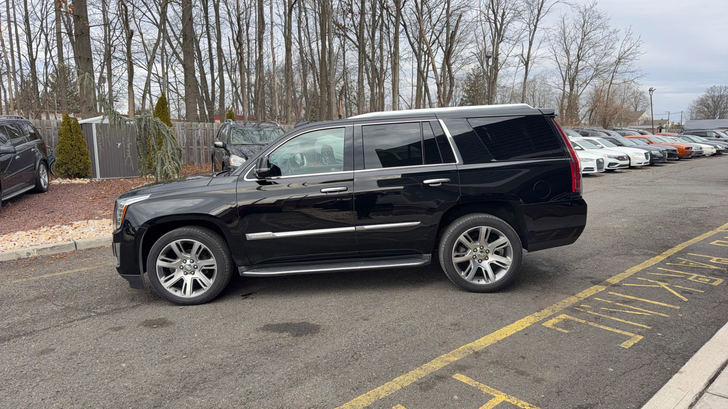 Used 2016 Cadillac Escalade Luxury image 8