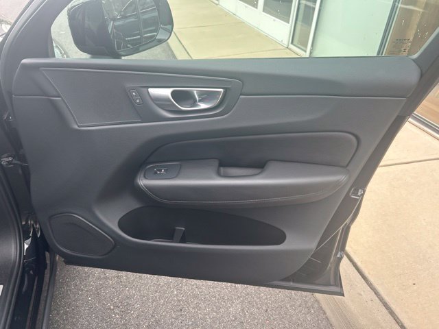 Used 2024 Volvo XC60 B5 Core w/ Protection Package Premier AWD/4WD image 14