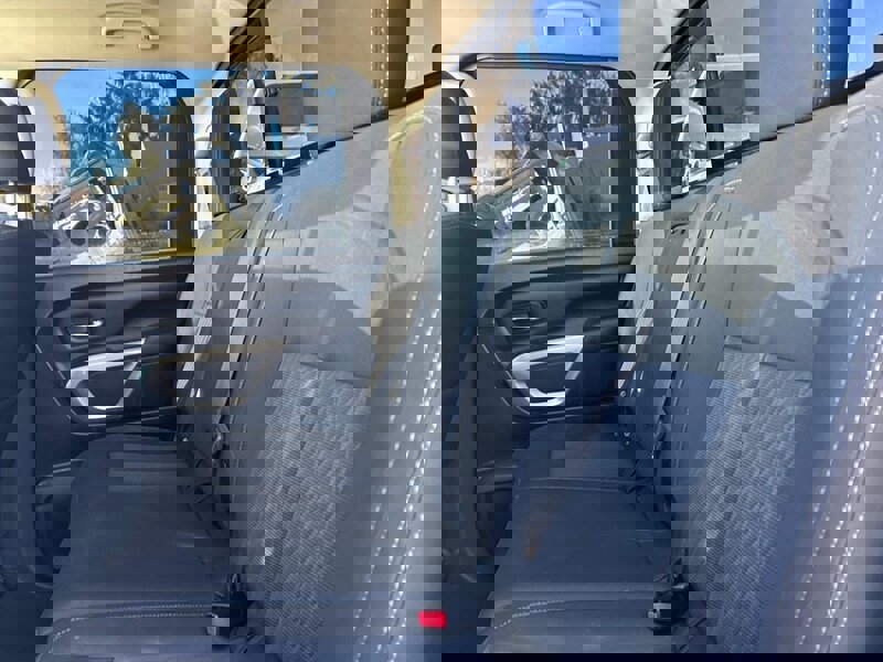 Used 2017 Nissan Titan SV RWD image 13