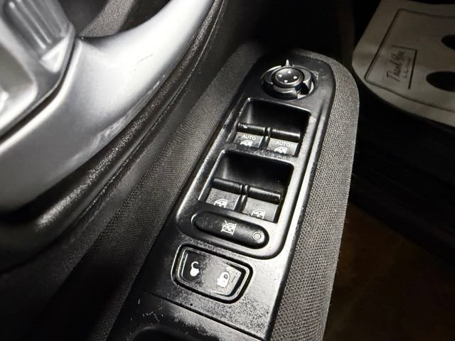 Used 2019 Jeep Renegade Latitude FWD image 13