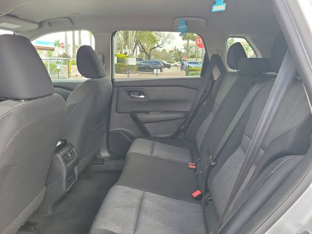 Used 2024 Nissan Rogue SV image 6