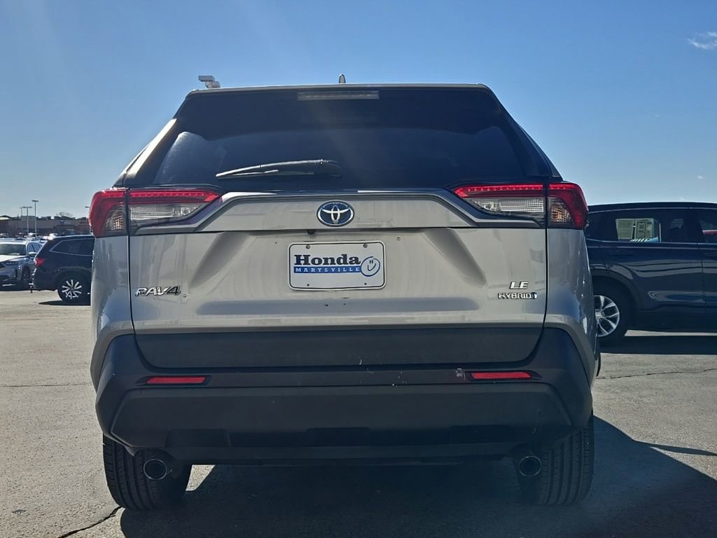 Used 2019 Toyota RAV4 LE image 6