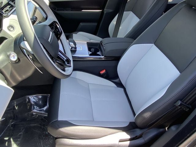 New 2026 Land Rover Range Rover Velar Dynamic SE AWD/4WD image 5