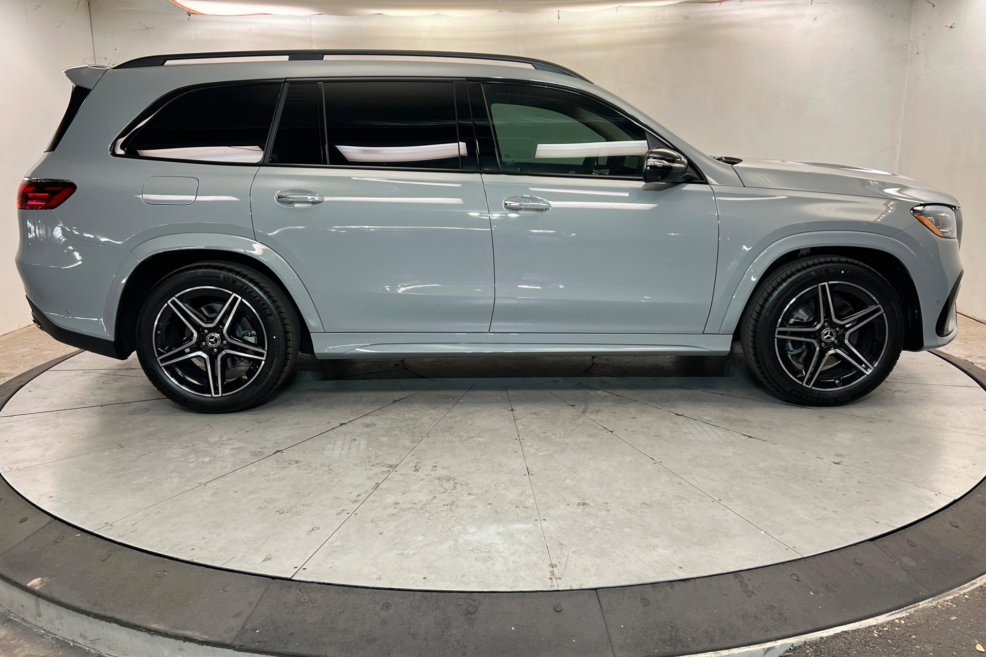 New 2026 Mercedes-Benz GLS 450 4MATIC image 6