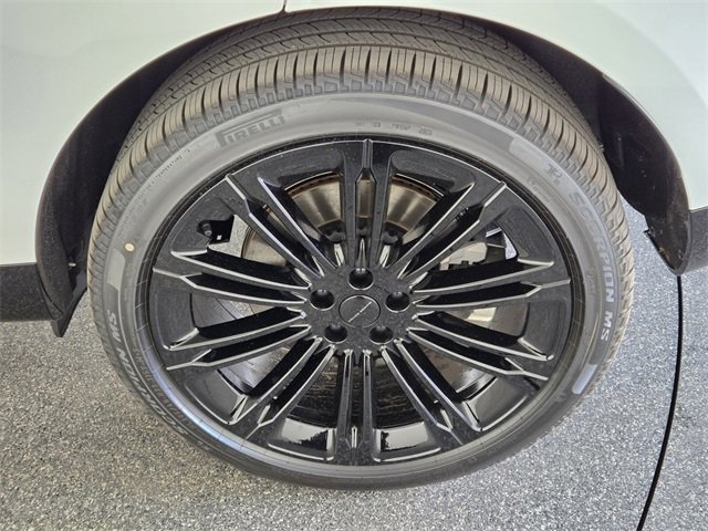 New 2026 Land Rover Range Rover Long Wheelbase SE image 9