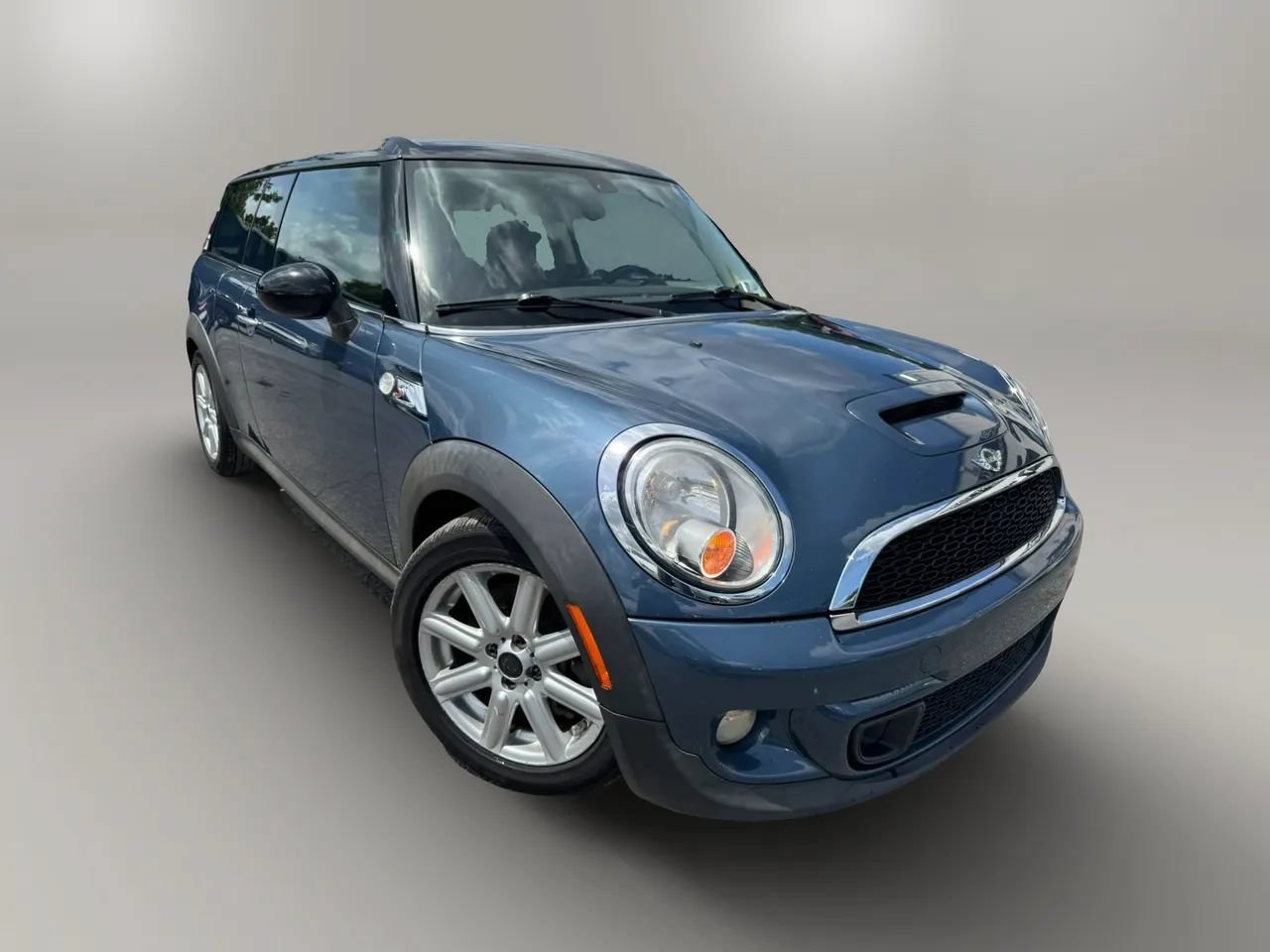 Used 2011 MINI Cooper Clubman S FWD image 2