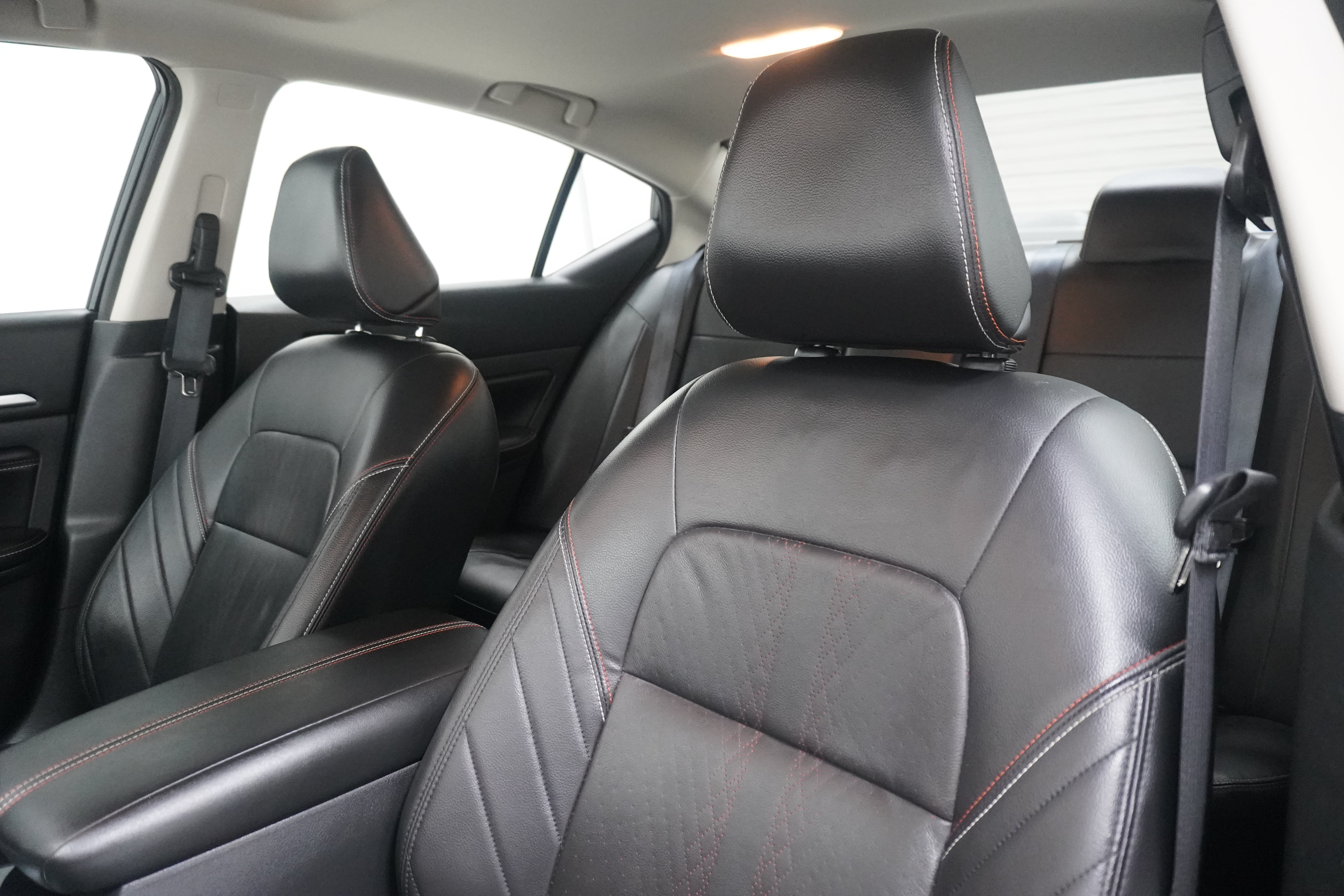 Used 2023 Nissan Altima 2.5 SR w/ SR Premium Package FWD image 11