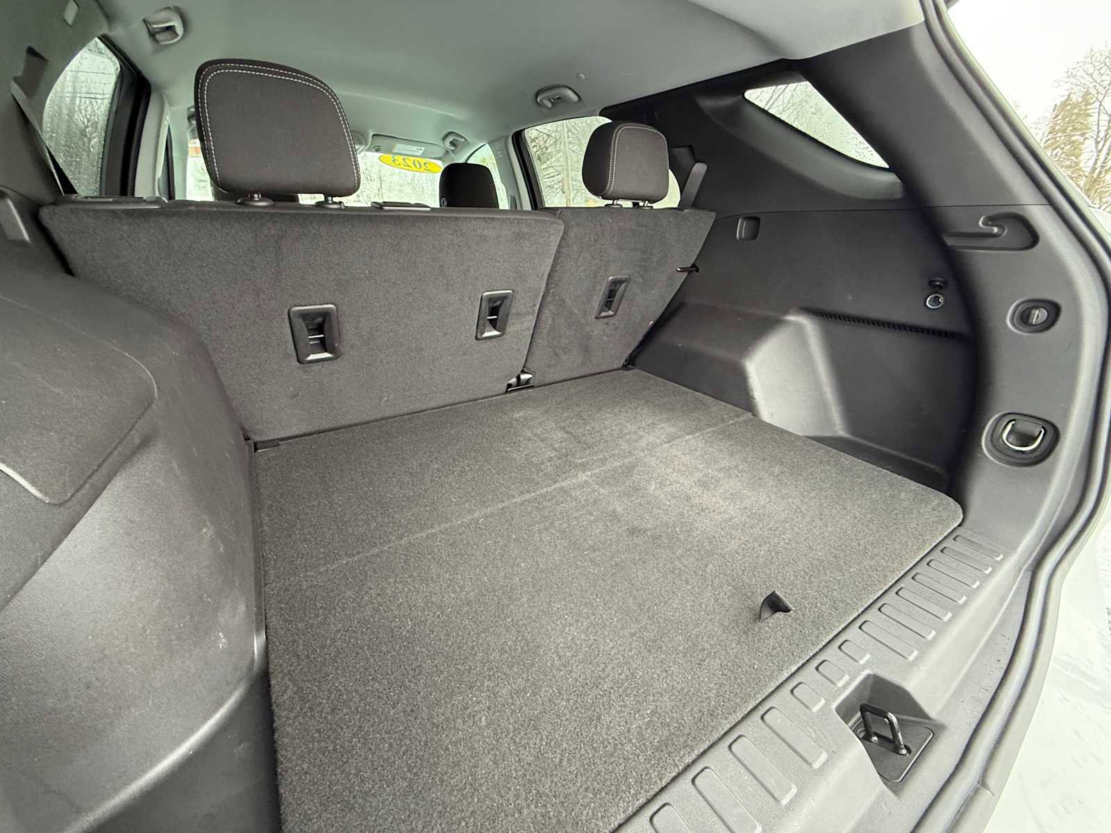 Used 2023 Chevrolet Equinox LS w/ LS Convenience Package image 28