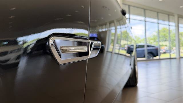 Used 2012 BMW 750i RWD image 16