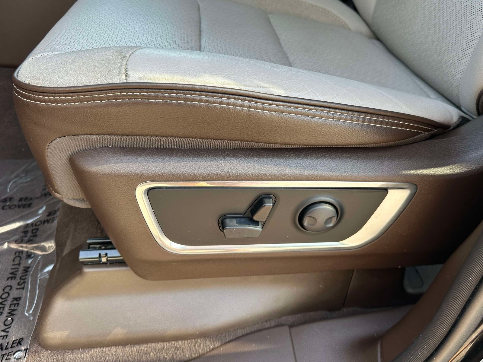 Used 2025 RAM 1500 Laramie AWD/4WD image 20