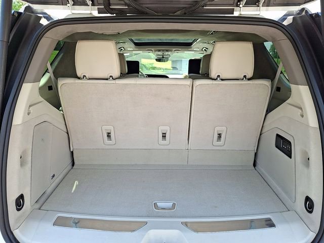 Certified 2022 Cadillac Escalade Premium Luxury Platinum w/ Heavy-Duty Trailer Package AWD/4WD image 35