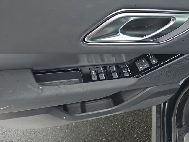 Used 2025 Land Rover Range Rover Velar S image 28