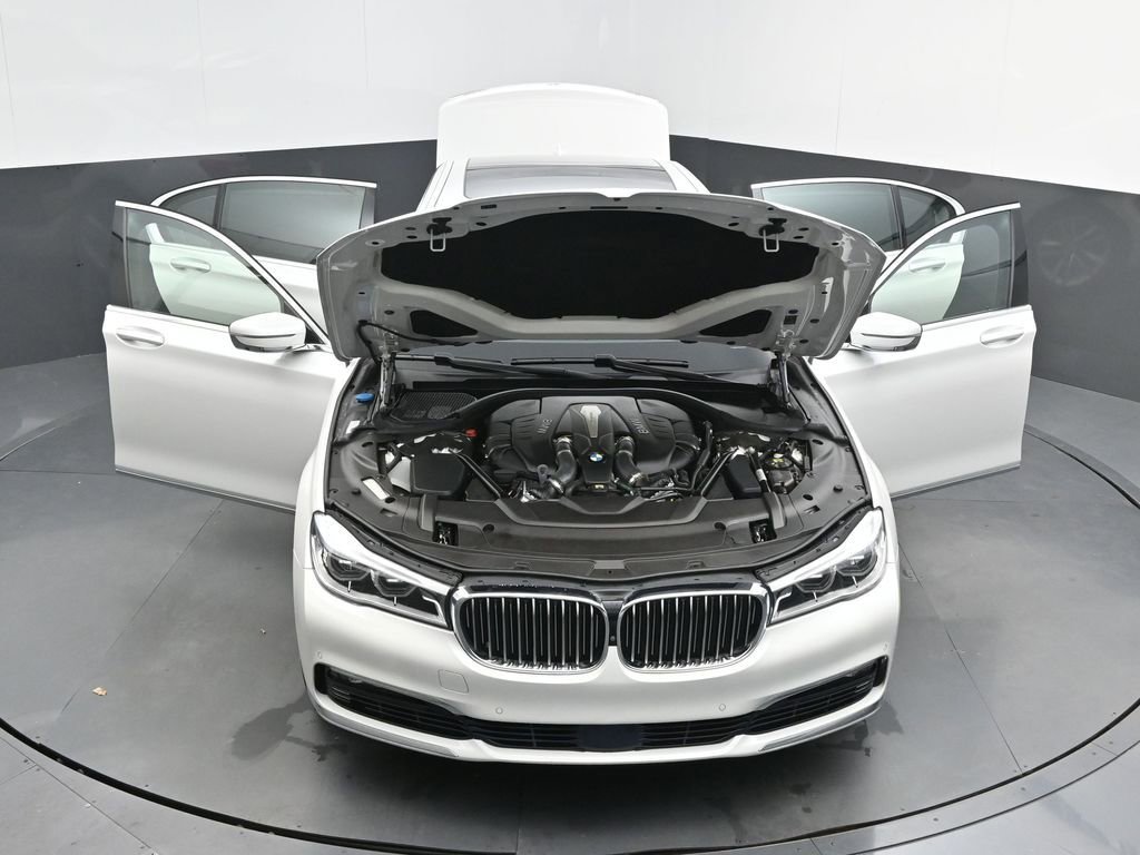 Used 2016 BMW 750i xDrive image 54