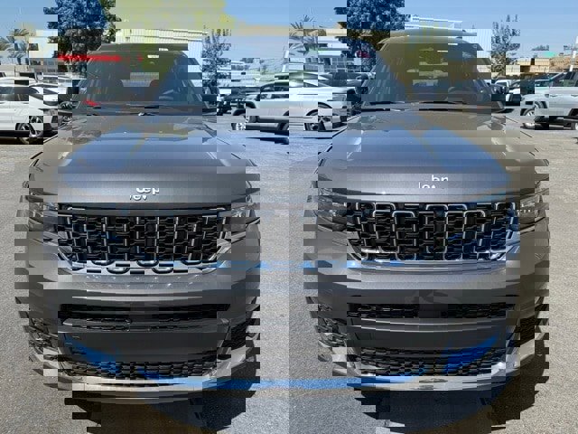New 2025 Jeep Grand Cherokee L Limited w/ Trailer Tow Package