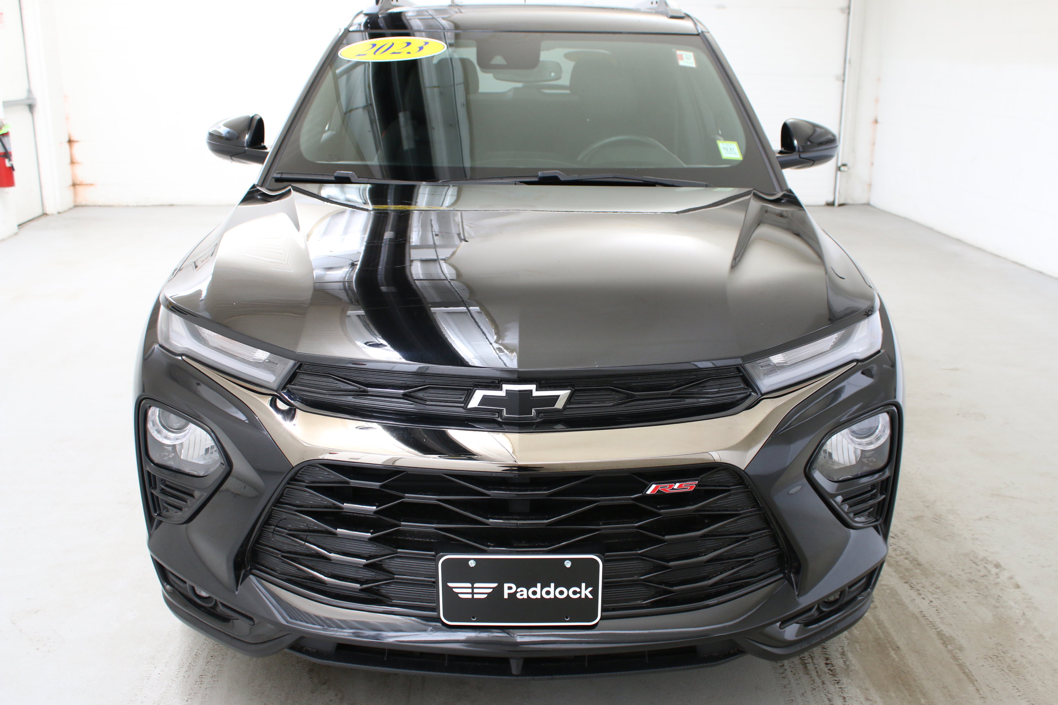 Used 2023 Chevrolet TrailBlazer RS w/ Sun and Liftgate Package image 2