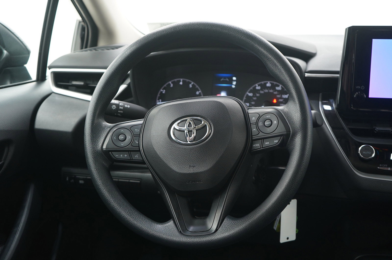 Used 2023 Toyota Corolla LE image 14