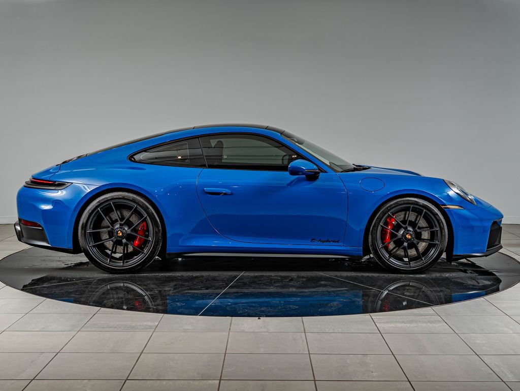 Certified 2025 Porsche 911 Carrera 4 GTS AWD/4WD image 9
