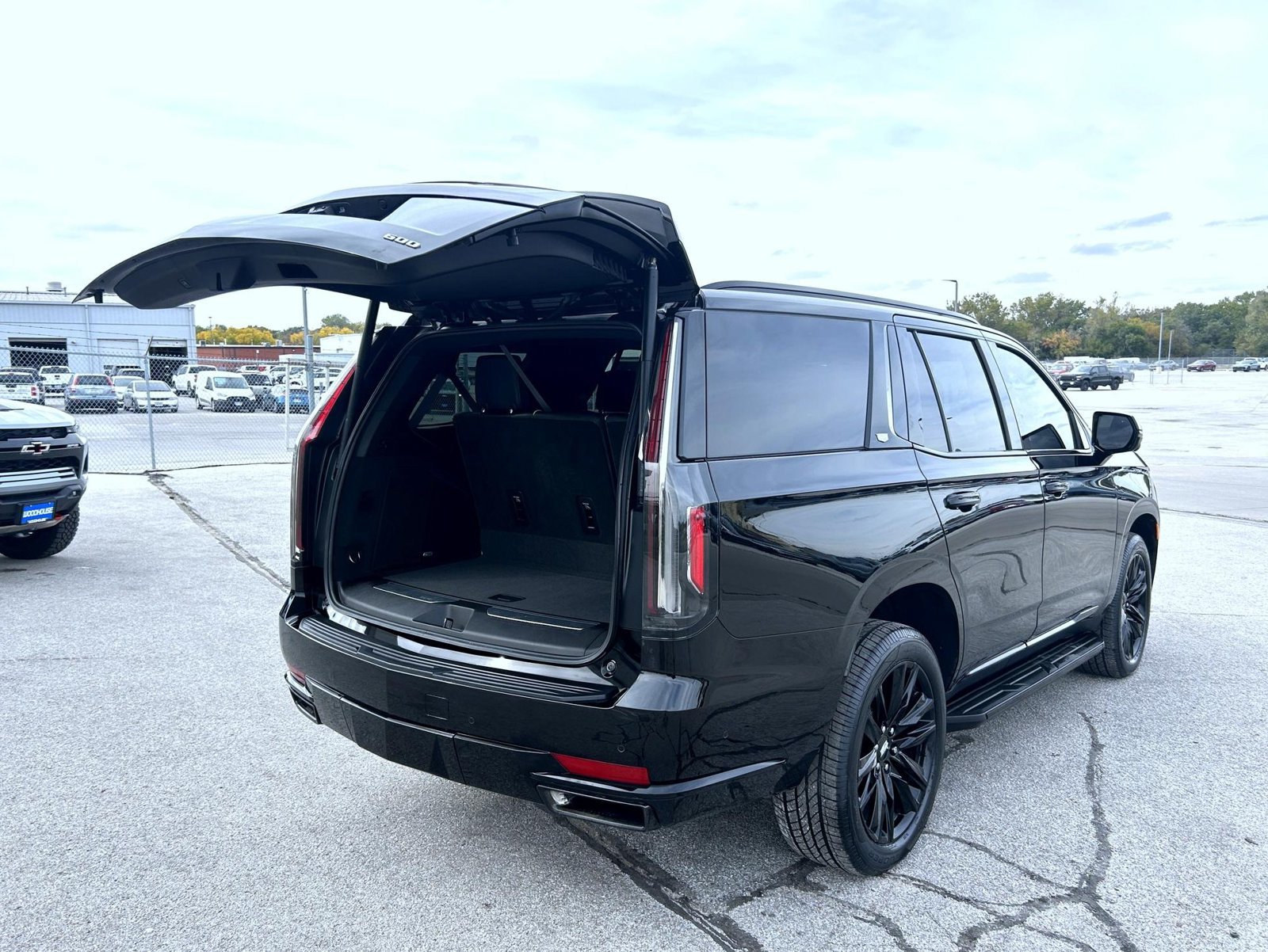Certified 2022 Cadillac Escalade Sport AWD/4WD image 23
