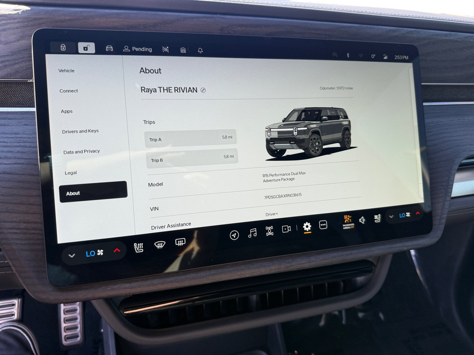 Used 2024 Rivian R1S Adventure Dual AWD/4WD image 12
