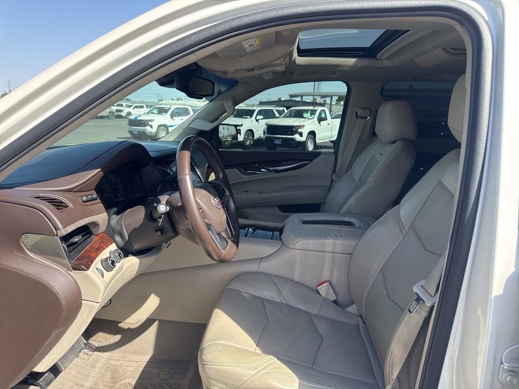 Used 2015 Cadillac Escalade Luxury AWD/4WD image 23