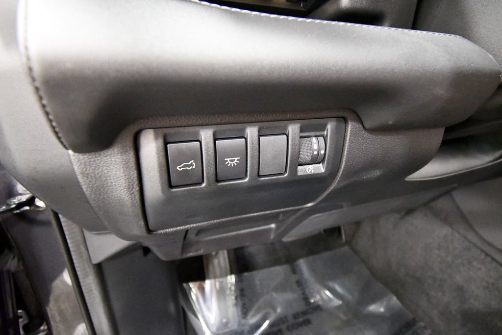 Used 2025 Subaru Ascent Touring AWD/4WD image 18
