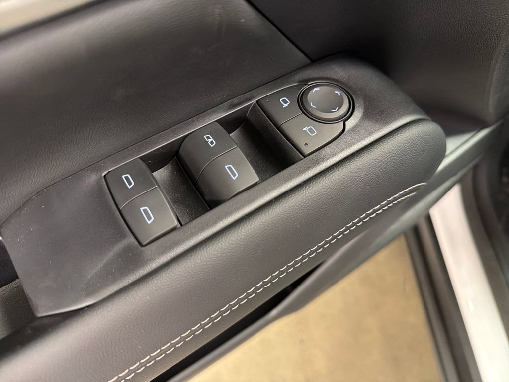 New 2027 GMC Terrain Elevation w/ Elevation Premium Package FWD image 18