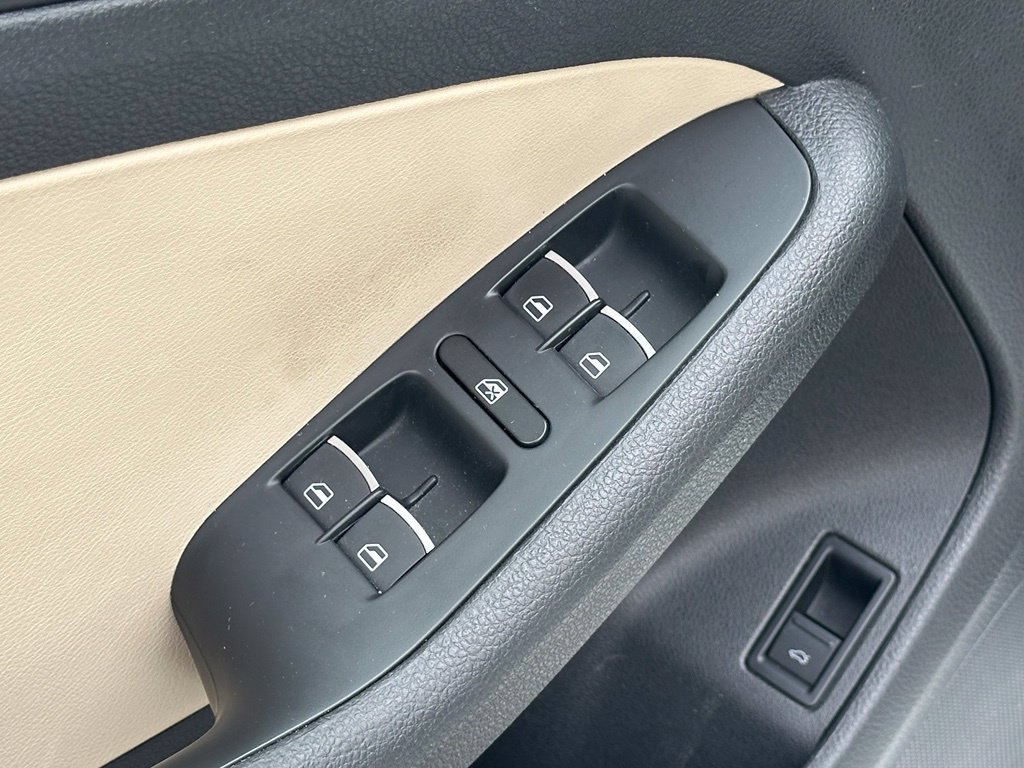 Used 2017 Volkswagen Jetta SEL FWD image 16