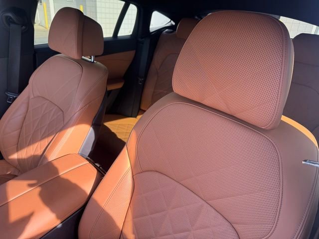 Used 2023 BMW X6 xDrive40i w/ Premium Package image 16