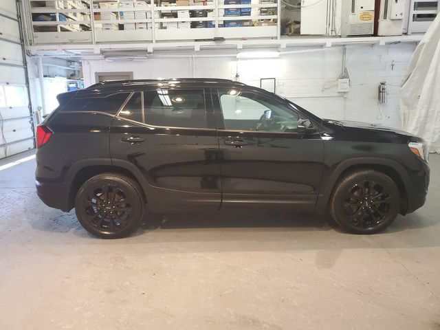 Used 2020 GMC Terrain SLE w/ Driver Convenience Package AWD/4WD image 7