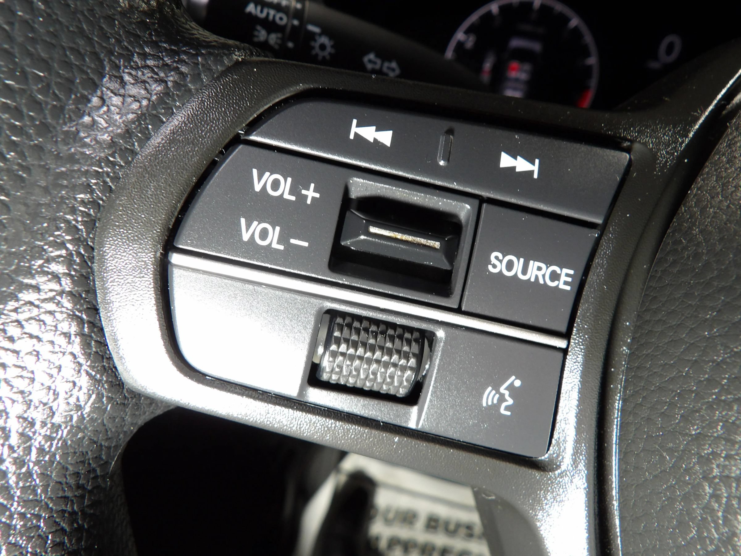 Used 2025 Honda HR-V LX image 18