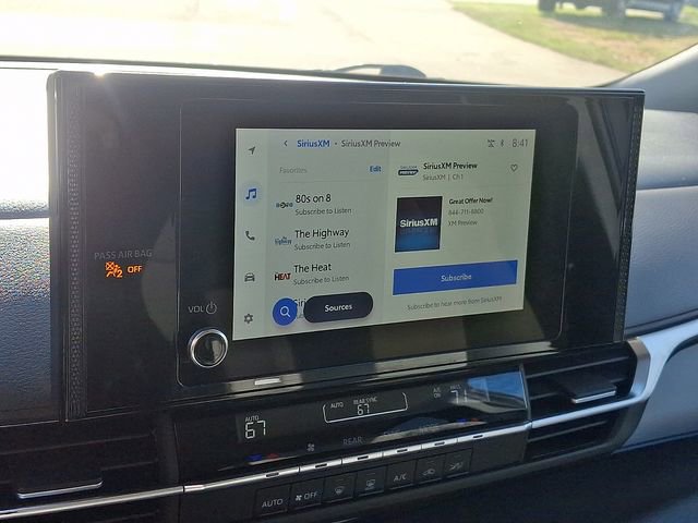 Used 2025 Toyota Sienna LE image 18