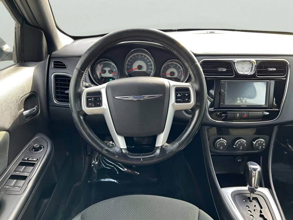 Used 2012 Chrysler 200 Touring FWD image 12