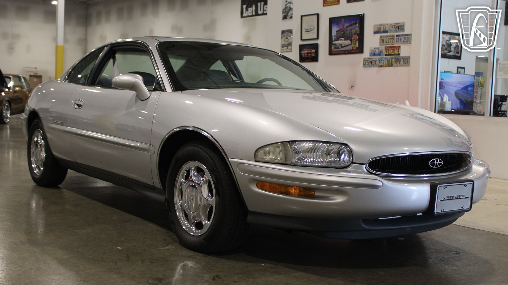 Used 1999 Buick Riviera Supercharged Coupe FWD image 6